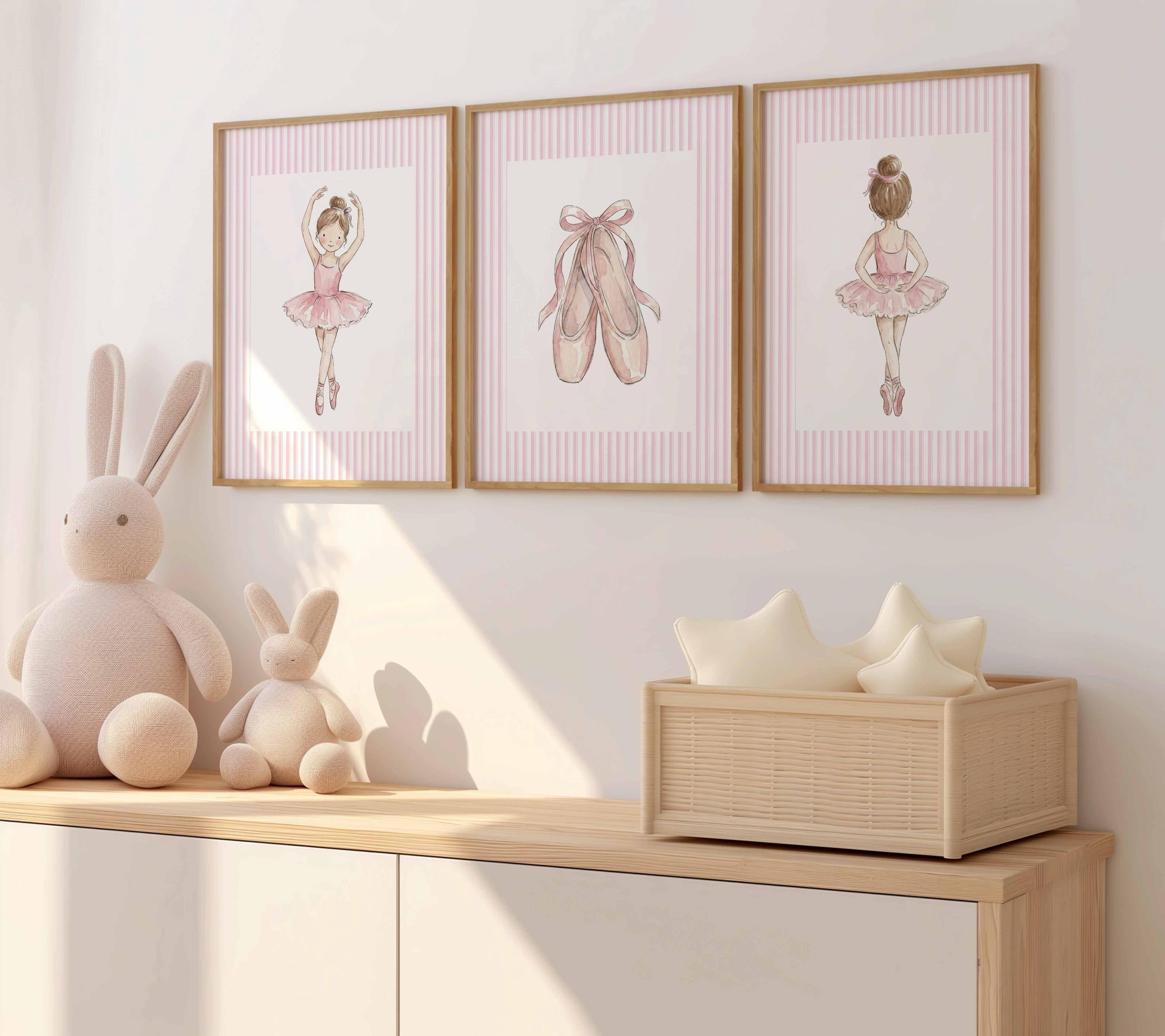 Pink Ballet Nursery Wall Art Set, Ballerina Prints, Ballet Shoes Wall Decor, Girl Nursery Decor, Watercolor Ballet Artwork, Baby Girl Room Image secondaire du produit